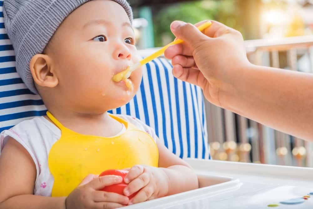 Buat Bayi, Lebih Baik Membuat MPASI Sendiri Atau Racik yang Instan?
