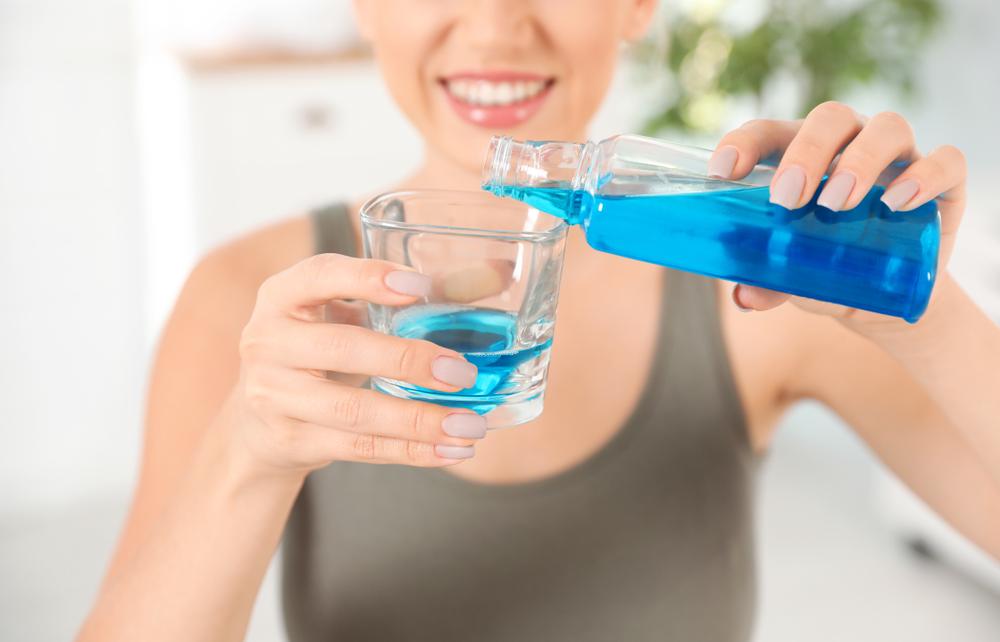 Kalau Sudah Pakai Obat Kumur, Apa Boleh Tidak Sikat Gigi Lagi?