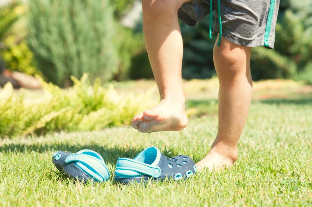 Jangan Asal Pilih, Perhatikan 3 Tips Memilih Sandal yang Tepat untuk Si Kecil