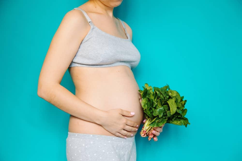 8 Manfaat Menakjubkan Bayam untuk Para Ibu Hamil