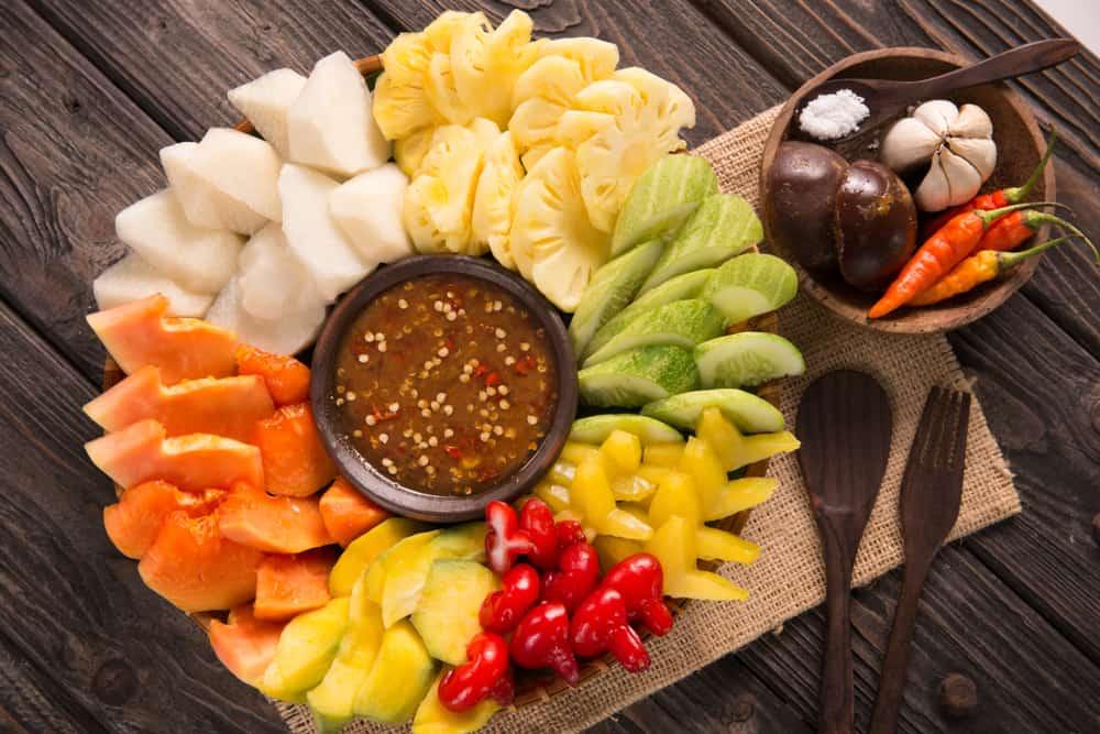8 Manfaat Rujak Buah untuk Kesehatan dan Kandungan Kalorinya