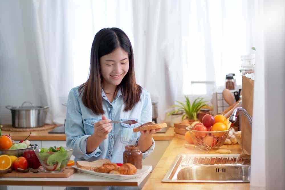 Demi Pikiran yang Bebas Stres, Ikuti 5 Prinsip Pola Makan Ini!