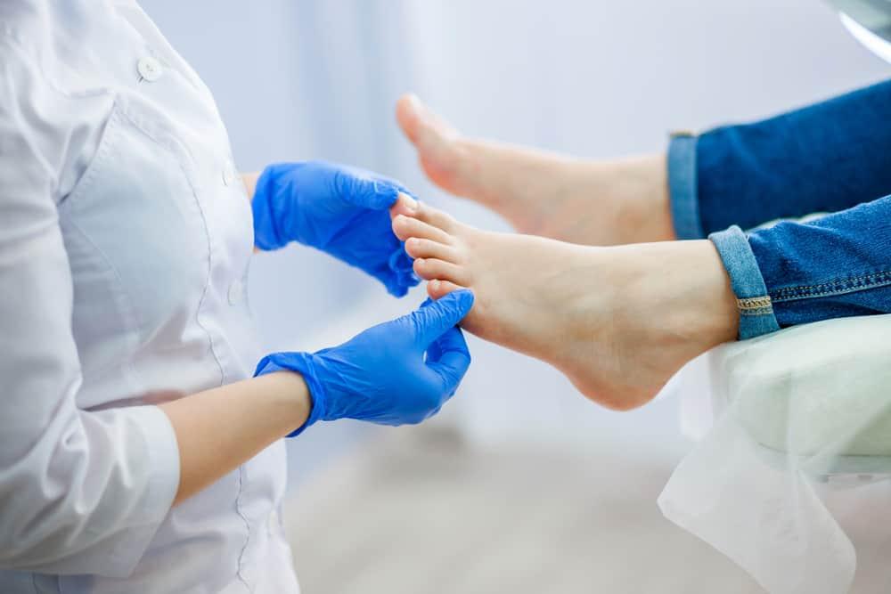 podiatris-adalah-dokter-kaki