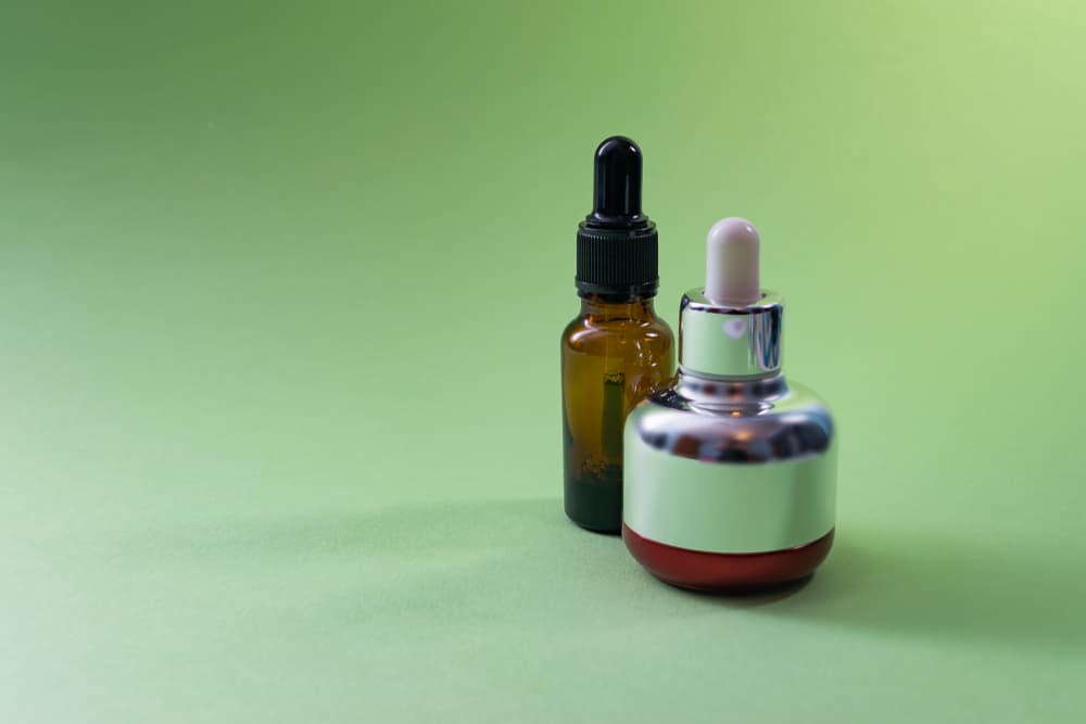 Retinol Adalah Bahan Aktif Produk Skincare, Apa Manfaat dan Efek Sampingnya?