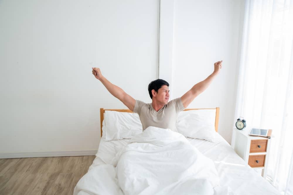 Setelah Bangun Tidur di Pagi Hari, Sebaiknya Makan atau Mandi Dulu?