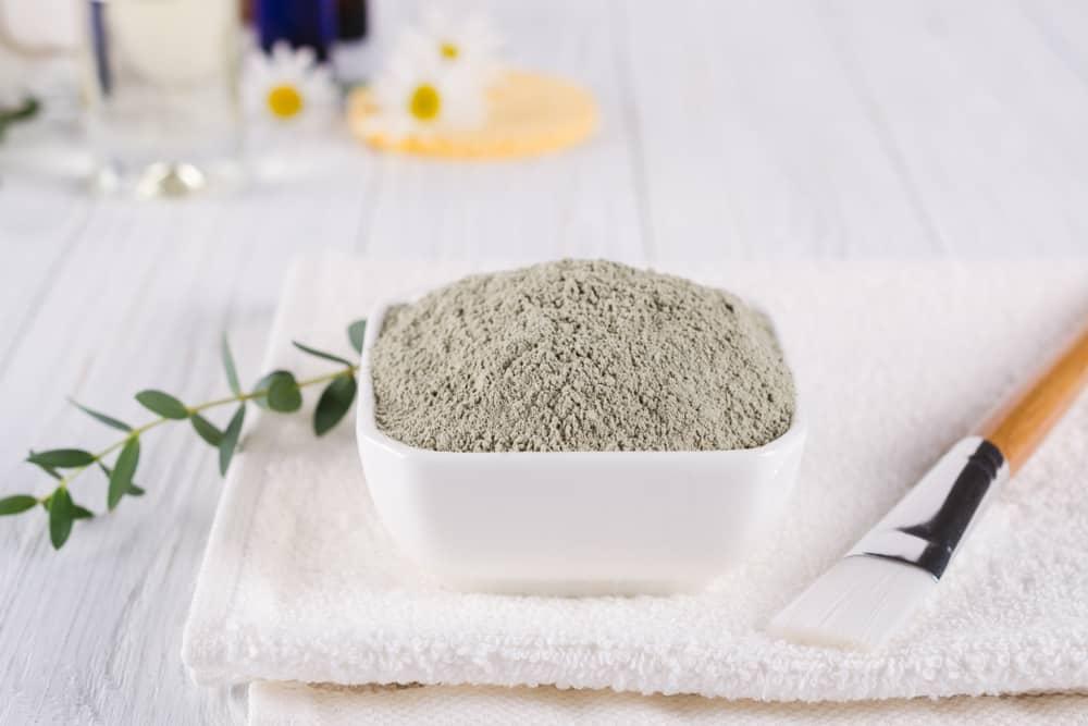 Mengenal Bentonite Clay dan Segudang Manfaatnya