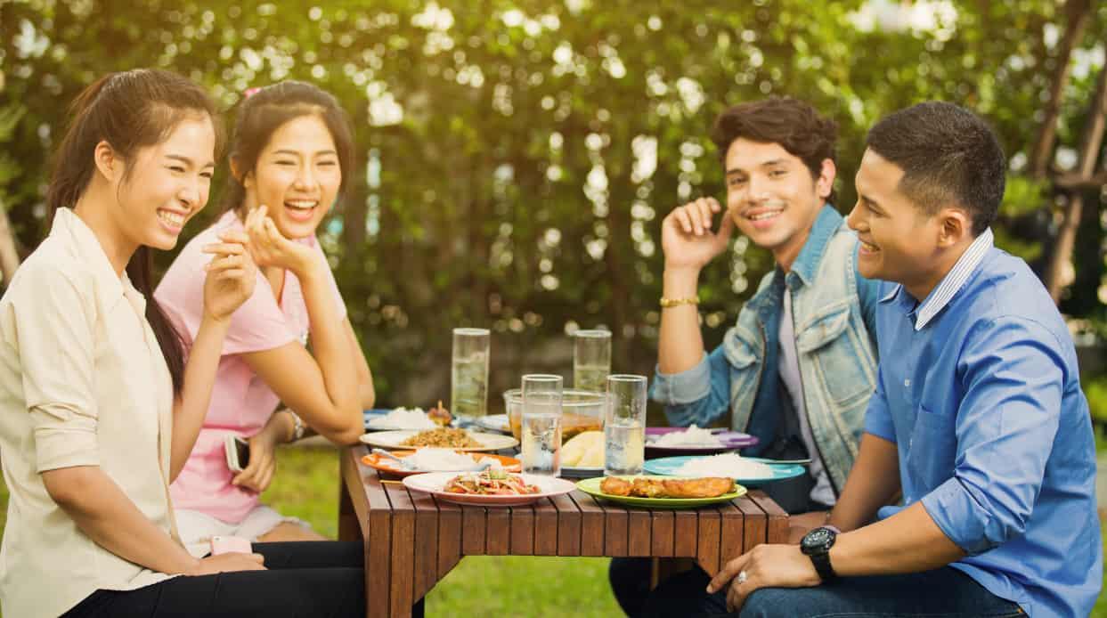 10 Trik Jitu Menghilangkan Rasa Canggung di Depan Orang Lain