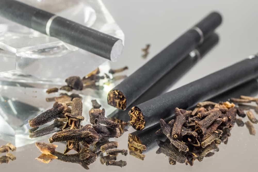 Rokok Kretek: Kandungan dan Bahayanya untuk Kesehatan
