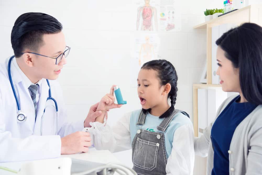 Mengenal Jenis-Jenis Inhaler Asma Beserta Efek Samping dan Cara Pakai yang Benar