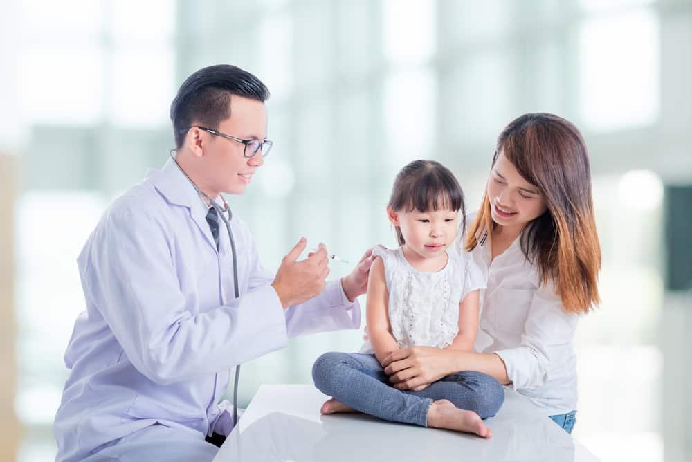 Tak Perlu Panik Saat Balita Jatuh, Orang Tua Bisa Lakukan Pertolongan Pertama Ini