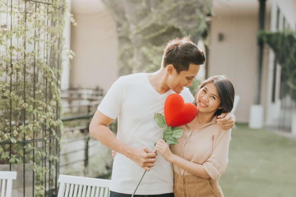 Jangan Sampai Salah Mengartikan, Pahami Dulu Beda Cinta dengan Obsesi