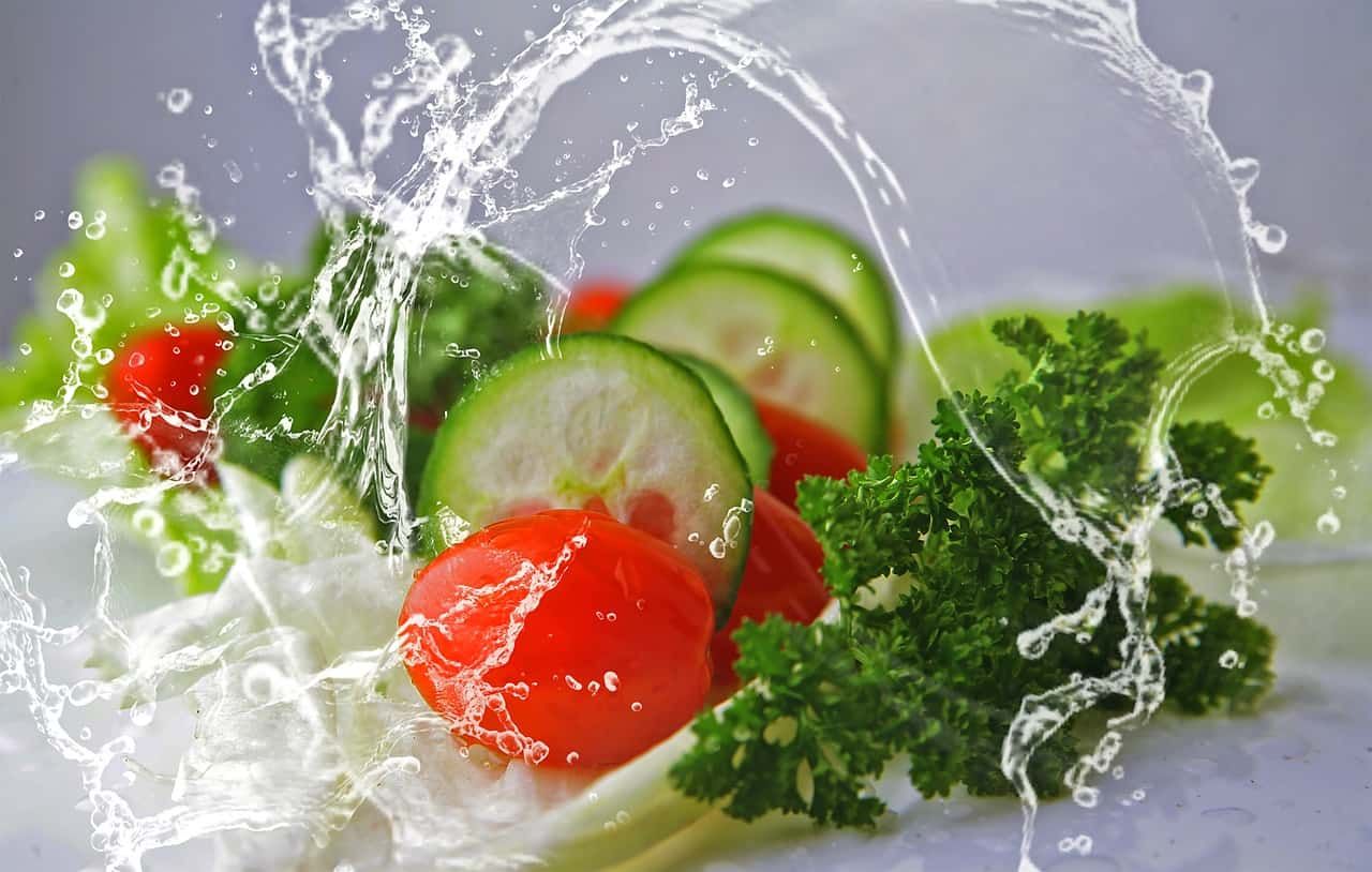6 Cara Sehat Memenuhi Kebutuhan Cairan Tubuh Selain Minum Air Putih