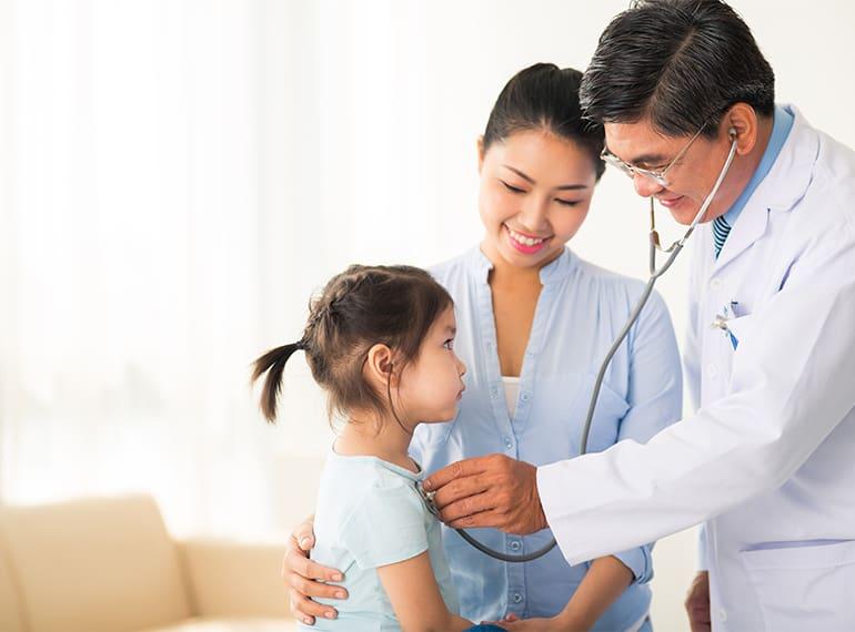 Curiga Anak Kena Asma, Kapan Waktu yang Tepat Mengajaknya Berobat ke Dokter?