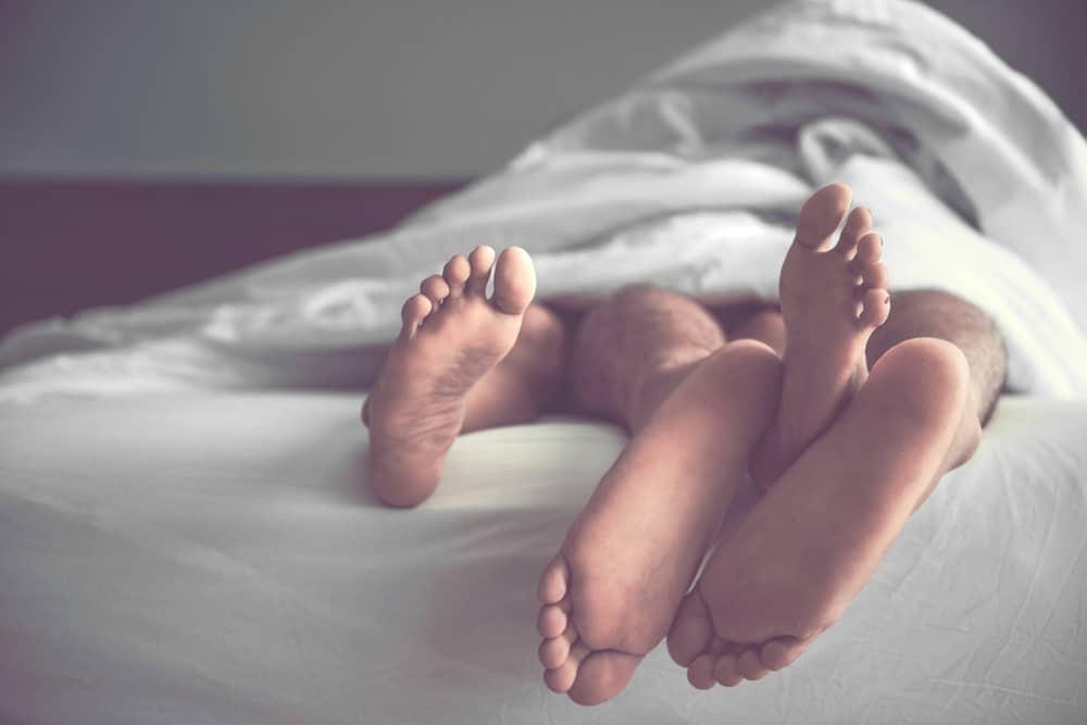tips-fingering-yang-aman-saat-foreplay