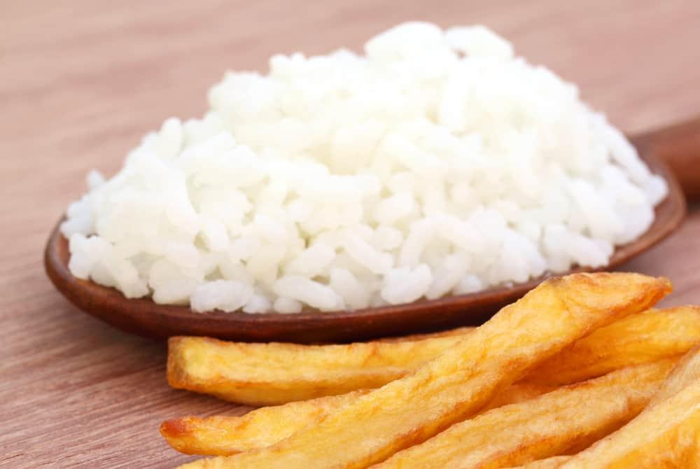makan-nasi-dengan-kentang