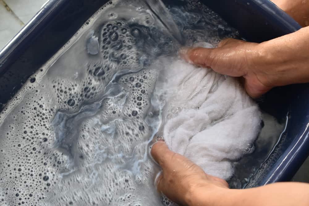 mata-kena-pemutih-pakaian