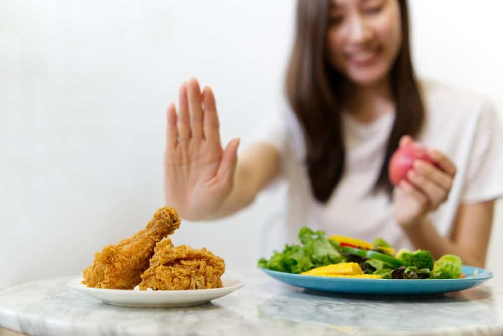 3 Pantangan Makanan dan Minuman Saat Trombosit Turun Akibat DBD