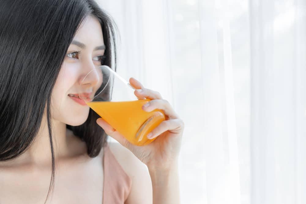 Konsumsi 3 Jenis Vitamin Ini untuk Jaga Daya Tahan Tubuhmu di Musim Hujan!