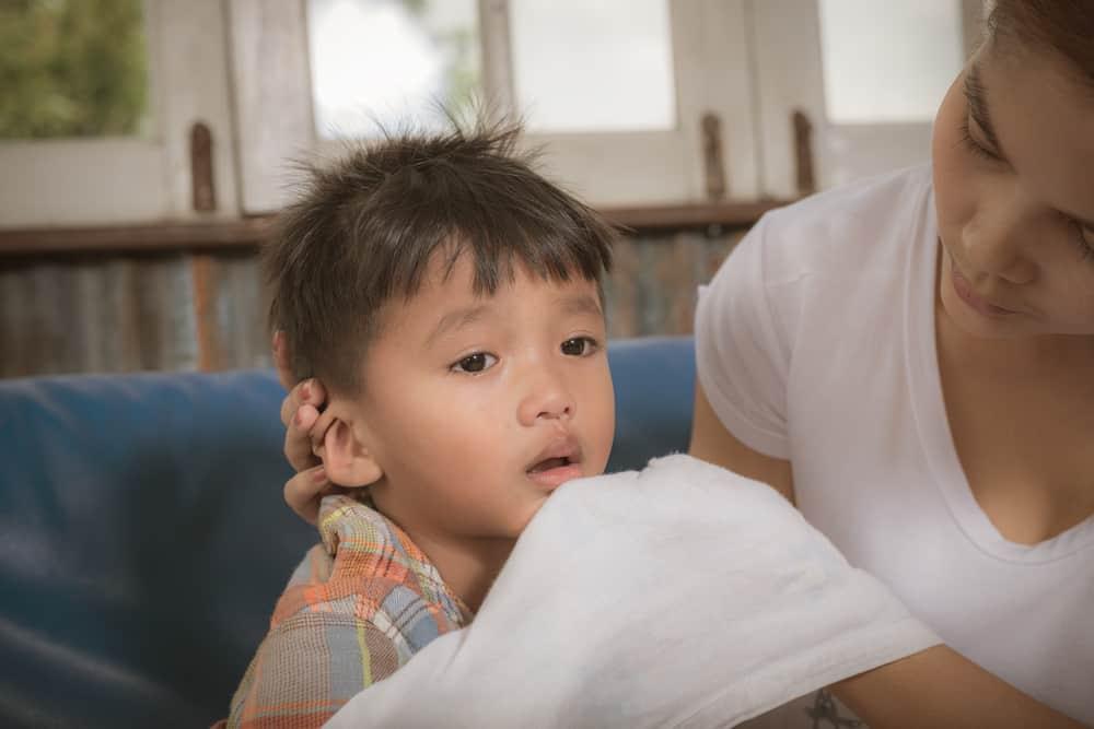 Apa Saja yang Menyebabkan Anak Sering Muntah?