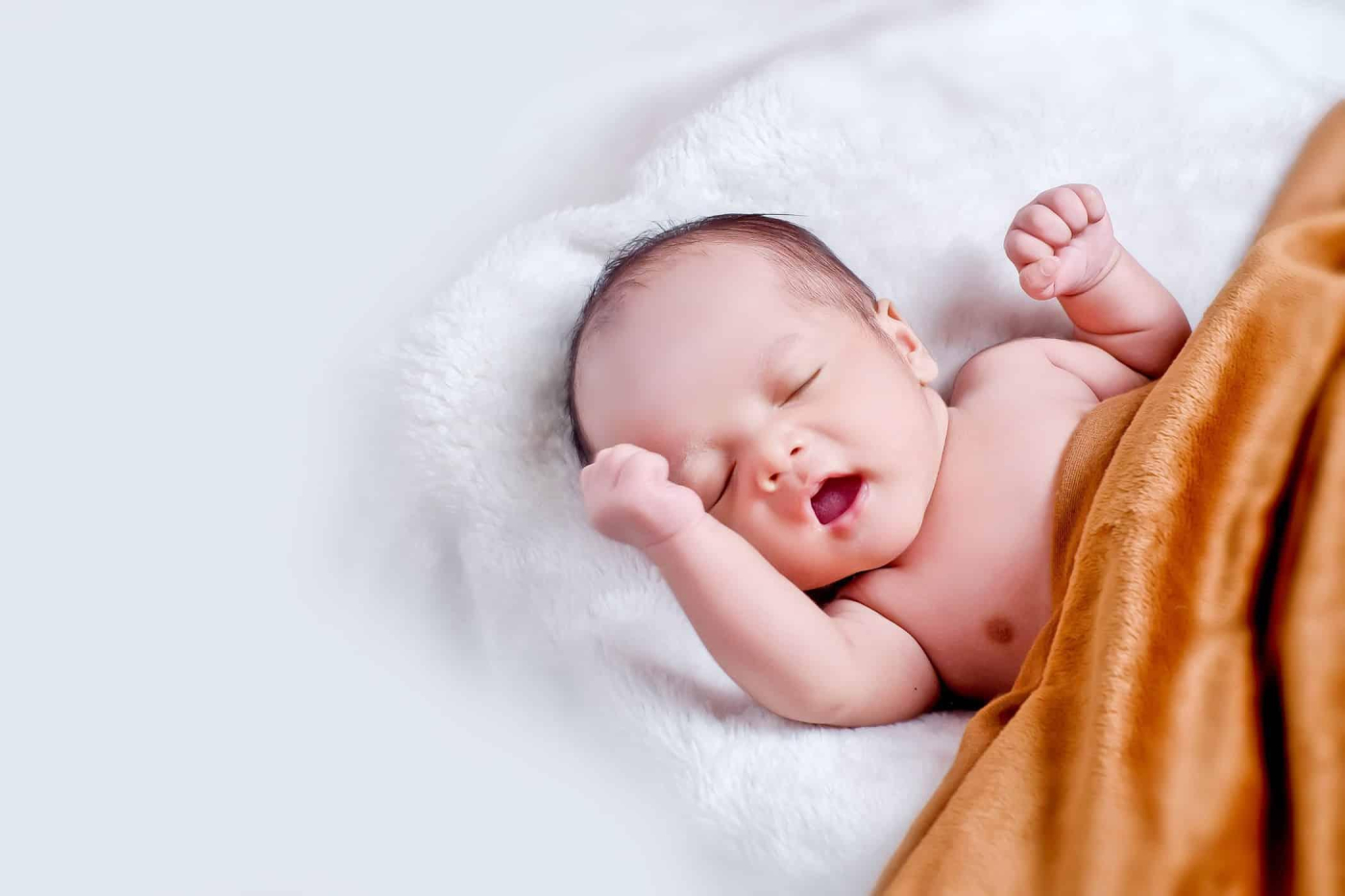 Perhatikan, Ini Warna BAB Bayi yang Normal
