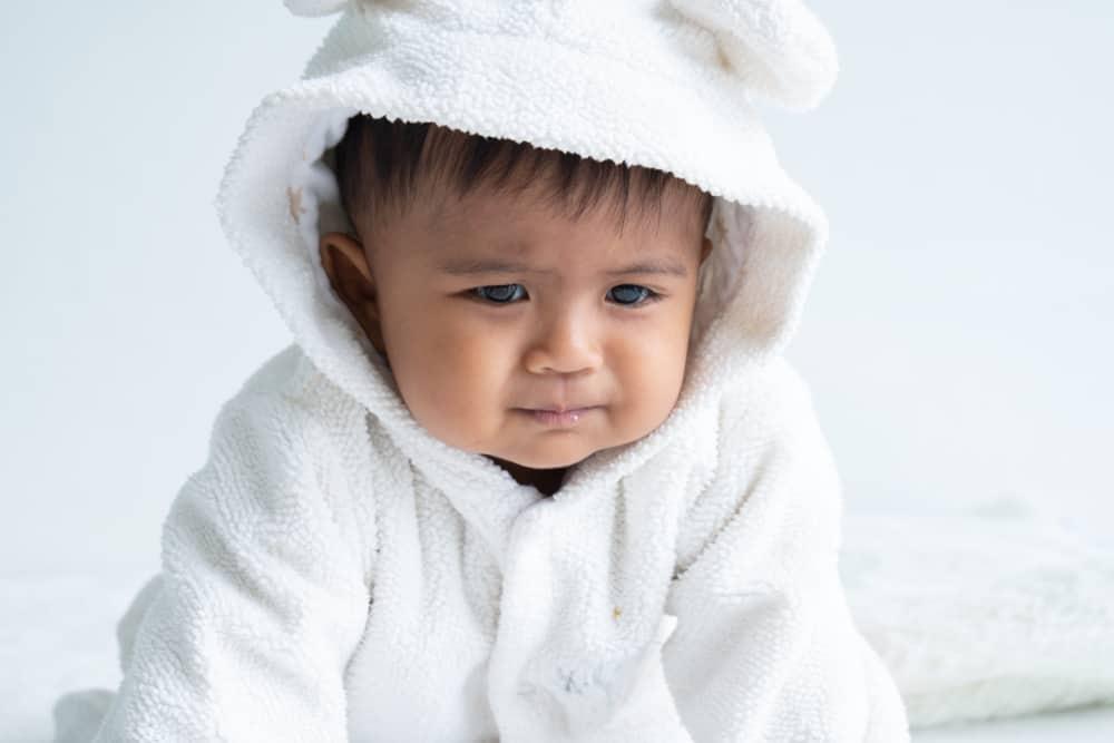 Bayi Sering Mengejan Akibat Sembelit, Berbahayakah?