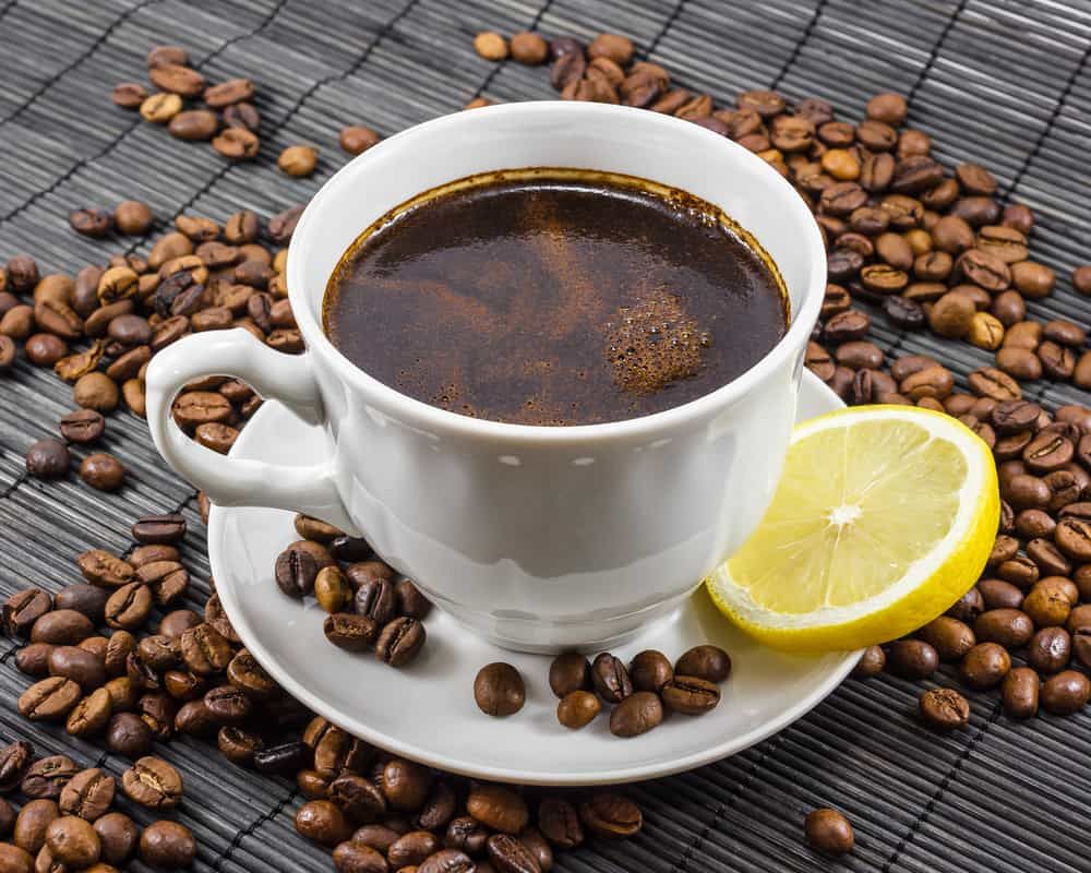 Benarkah Minum Kopi Campur Lemon Berkhasiat?