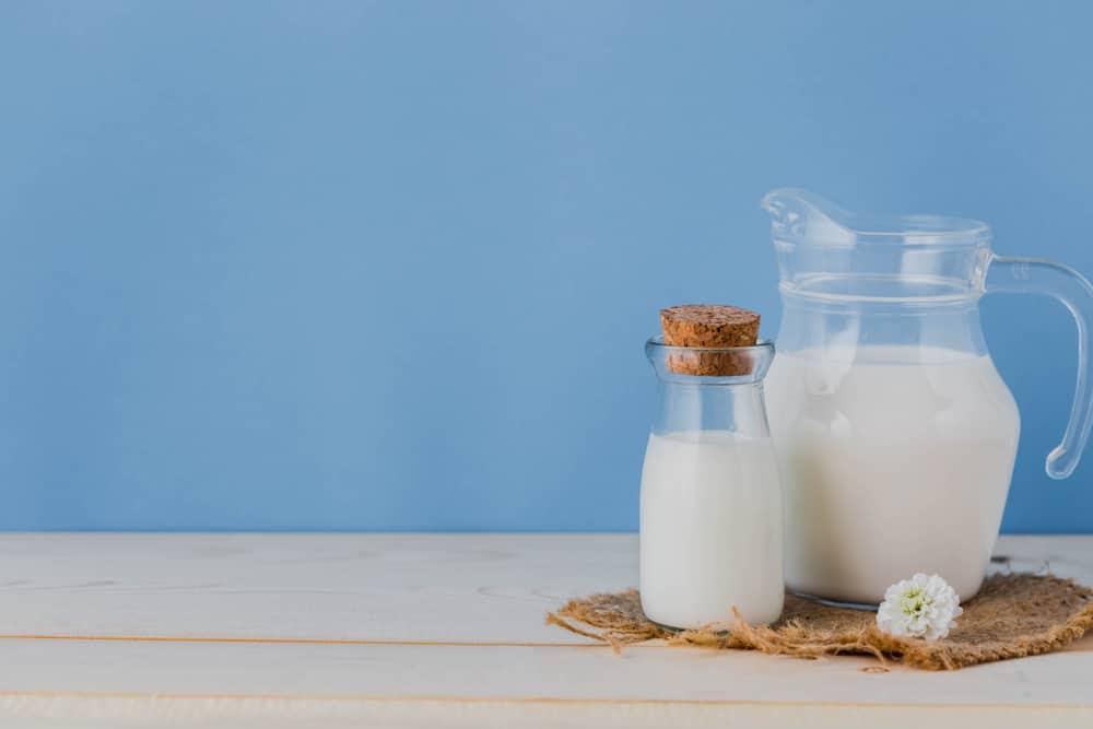 mana-yang-lebih-sehat-susu-hangat-atau-susu-dingin