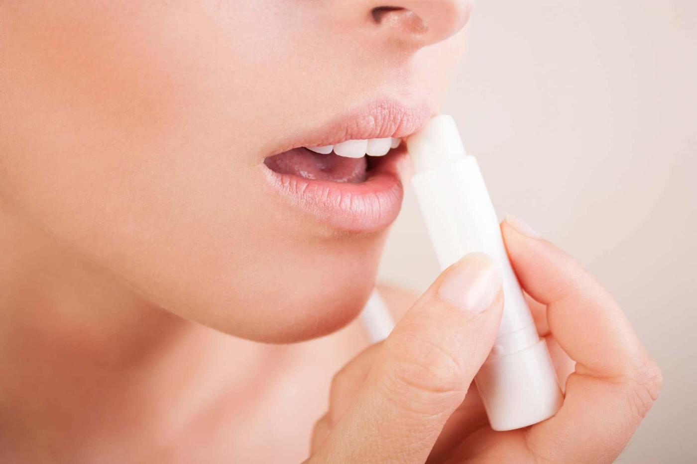 Plus Minus Pakai Minyak Jarak untuk Pelembap Bibir