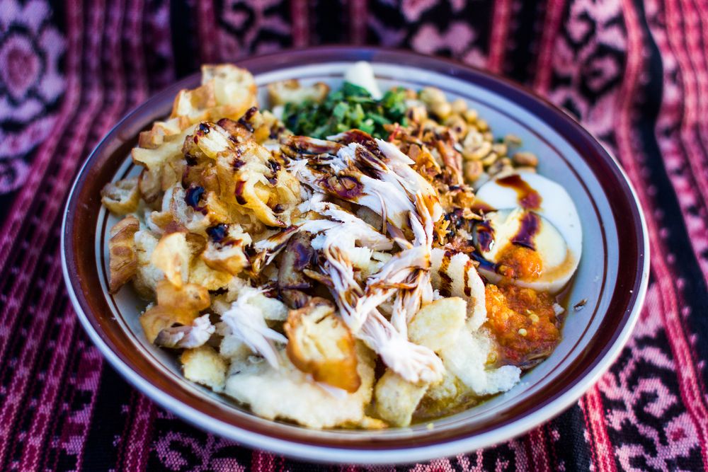 Sarapan Bubur Ayam Sehat atau Tidak? Simak Tipsnya Berikut Ini