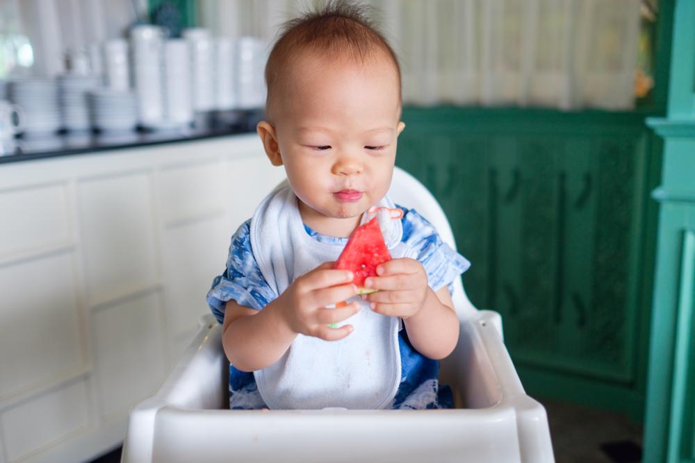 Selain Menyegarkan, Ini 5 Manfaat Semangka untuk Bayi