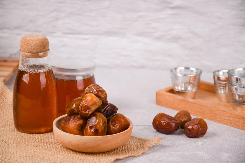 Kurma dan Madu yang Bantu Segarkan Tubuh Setelah Puasa
