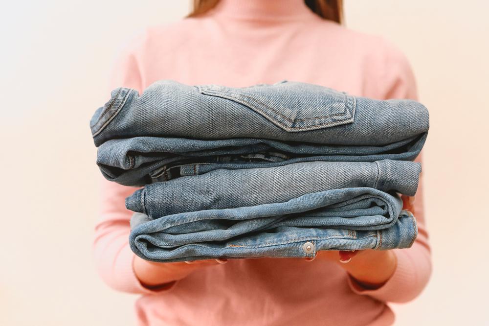Agar Tetap Awet dan Bersih, Lakukan Tips Mencuci Celana Jeans Berikut Ini