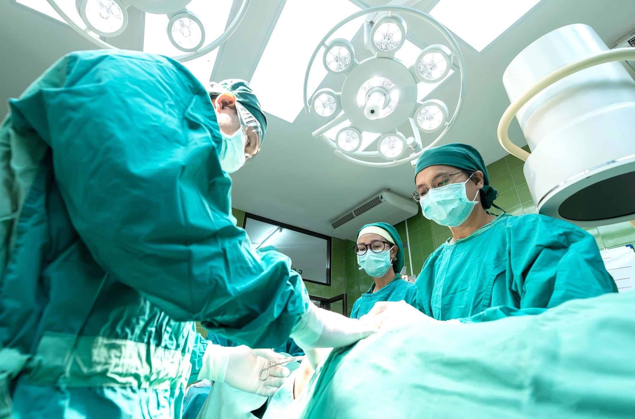 Prosedur, Manfaat, dan Risiko Limb Salvage, Operasi untuk Kanker Tulang