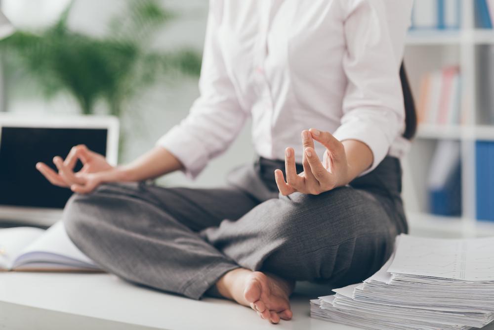 Perbedaan Yoga dan Meditasi yang Perlu Anda Tahu