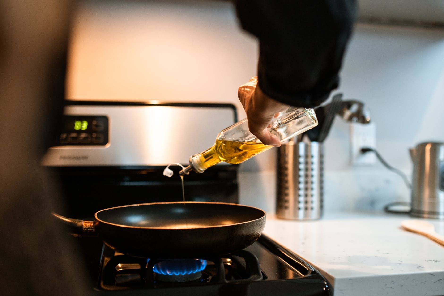 10 Merek Minyak Zaitun untuk Memasak Makanan Sehat