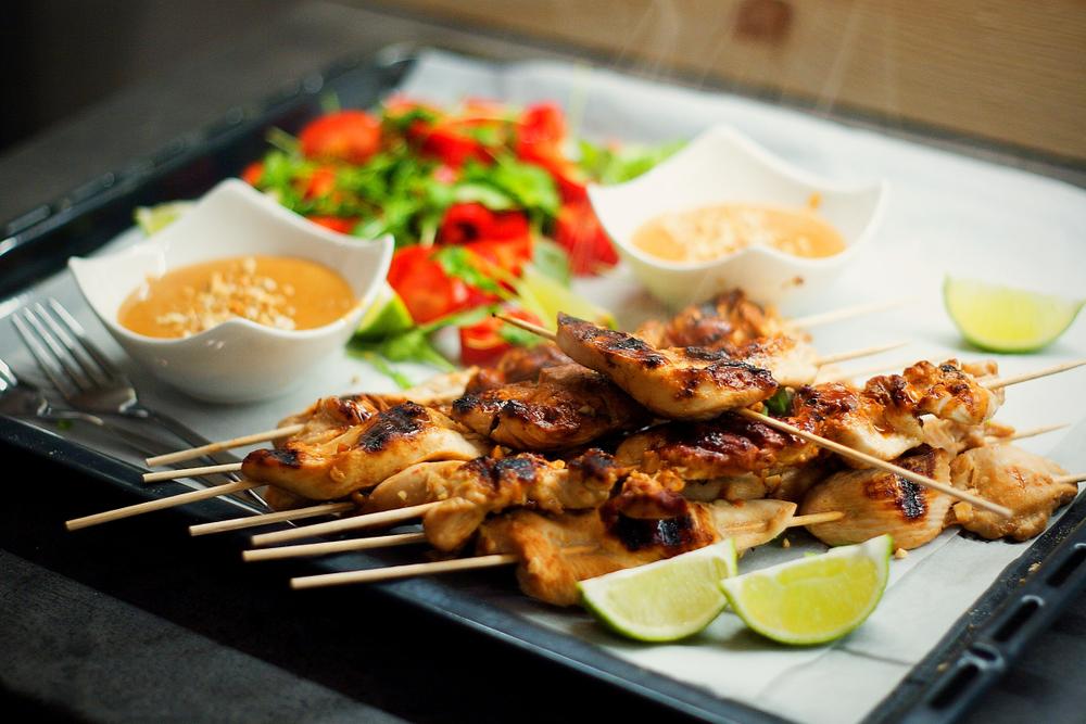 Apakah Makan Sate Sehat? Ini Kandungan Gizi dan Tips Aman Mengonsumsinya