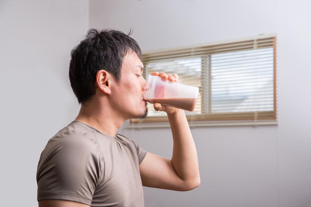 Efek Samping Whey Protein yang Perlu Anda Waspadai