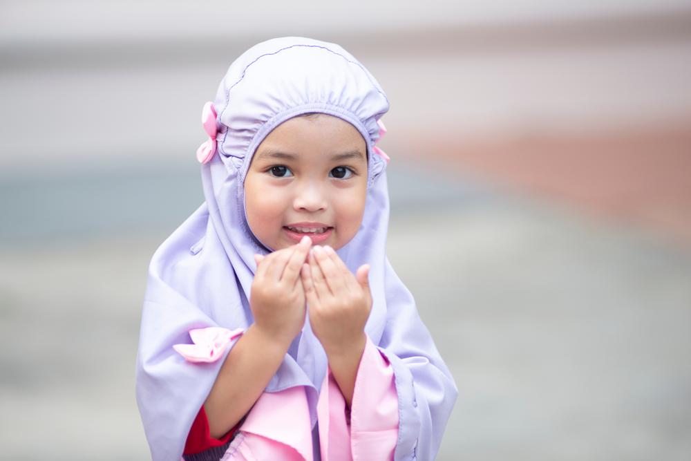 Tips Tepat Menangani Anak yang Mengeluh Saat Puasa