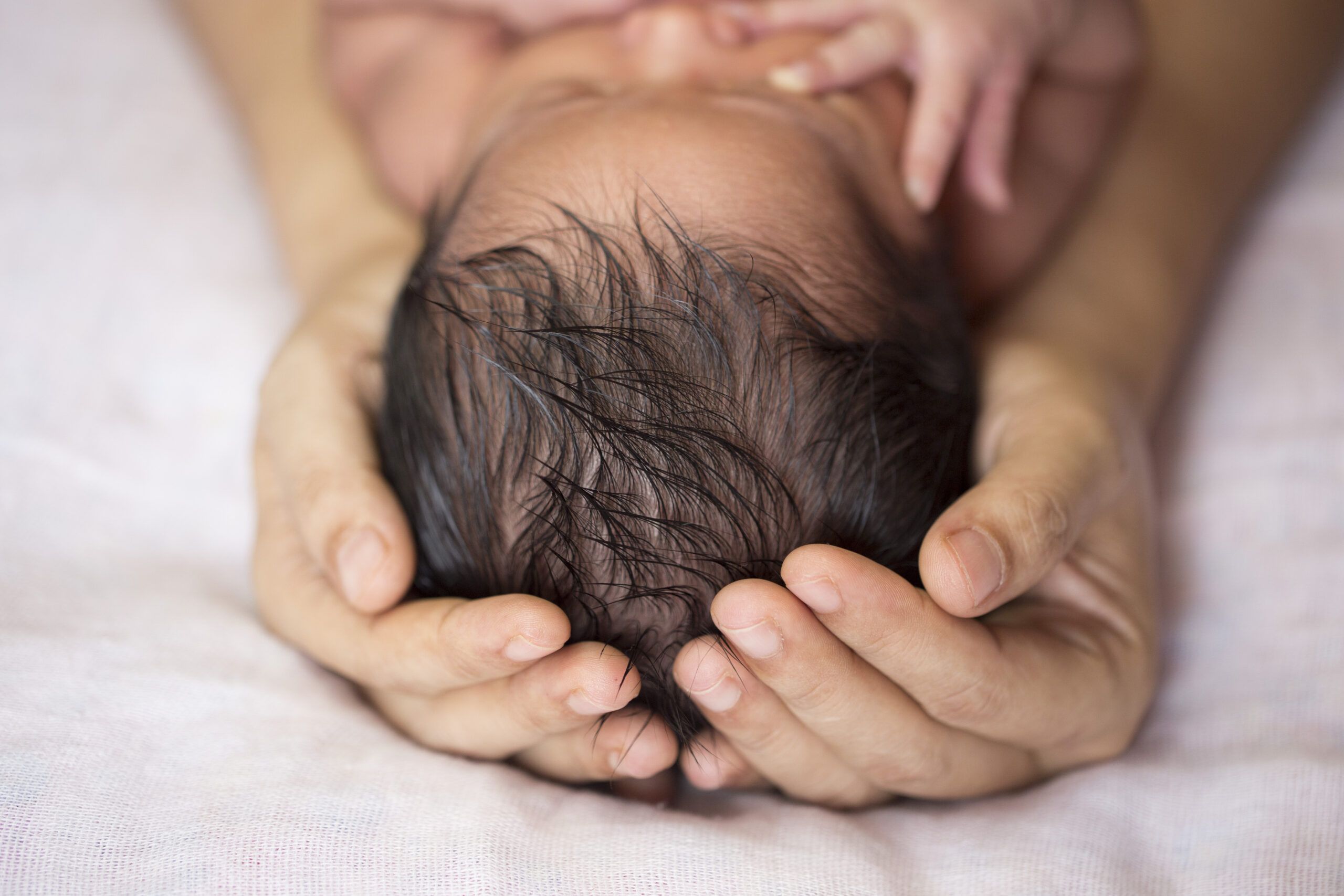 rekomendasi-minyak-rambut-bayi