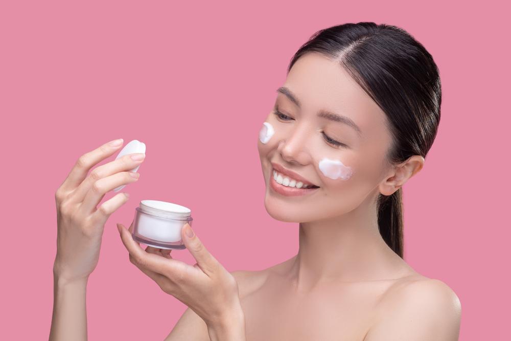 rekomendasi-skincare-yang-mengandung-retinol