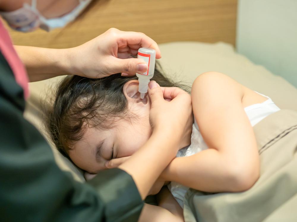 Jenis Obat Tetes Telinga untuk Anak dan Cara Menggunakannya