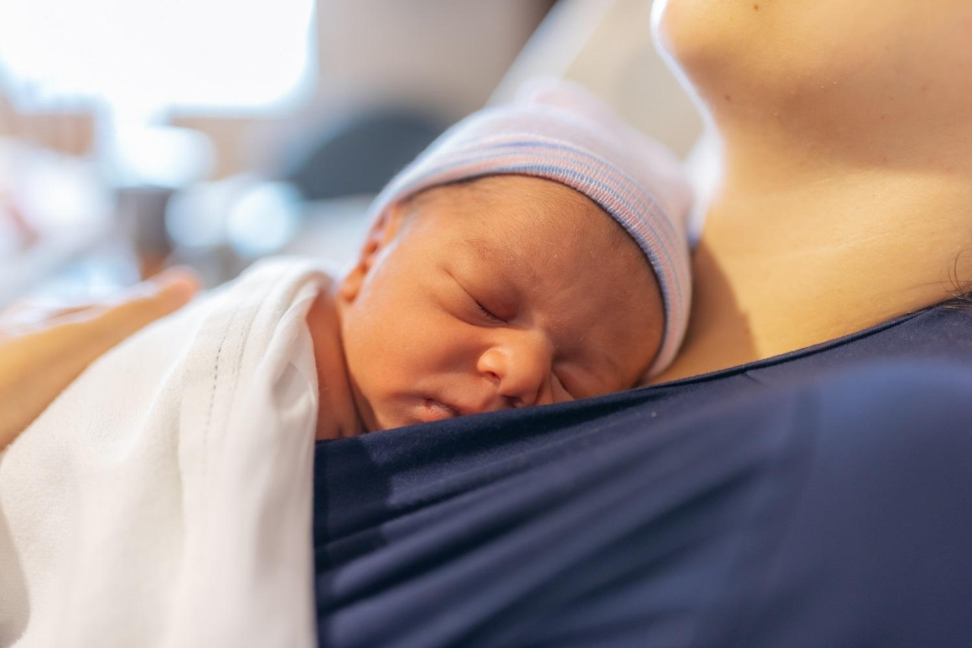 Intip Manfaat Mempraktikkan Skin to Skin dengan Bayi