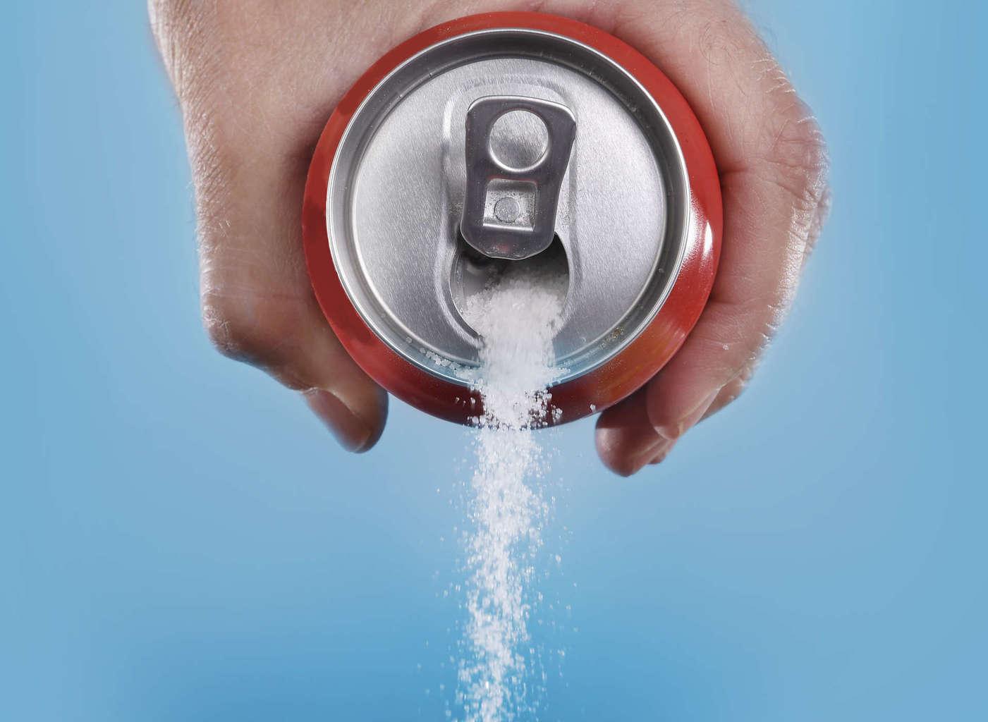 menguak-bahaya-minum-soda