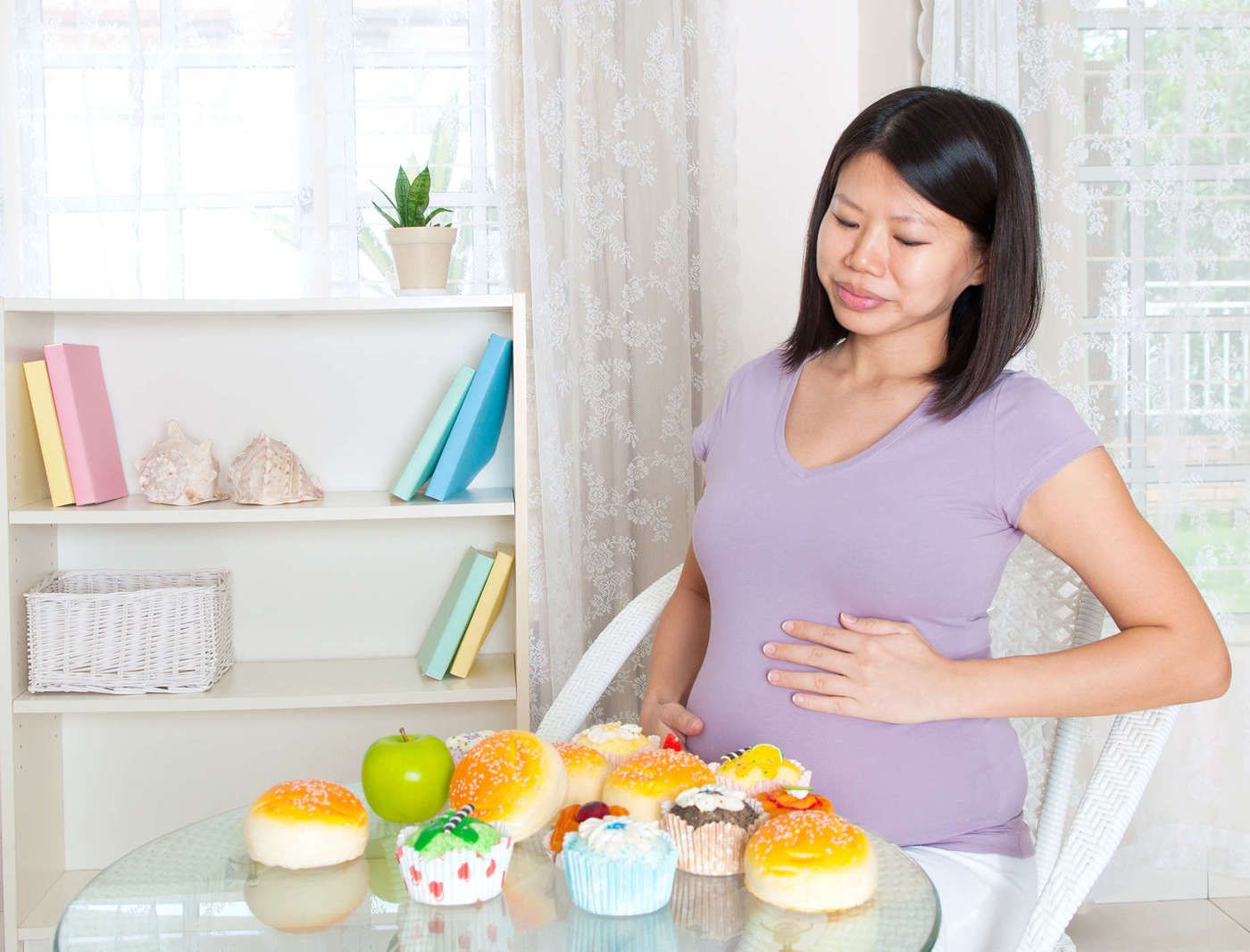 Mengapa Ibu Hamil Sering Lapar di Malam Hari?