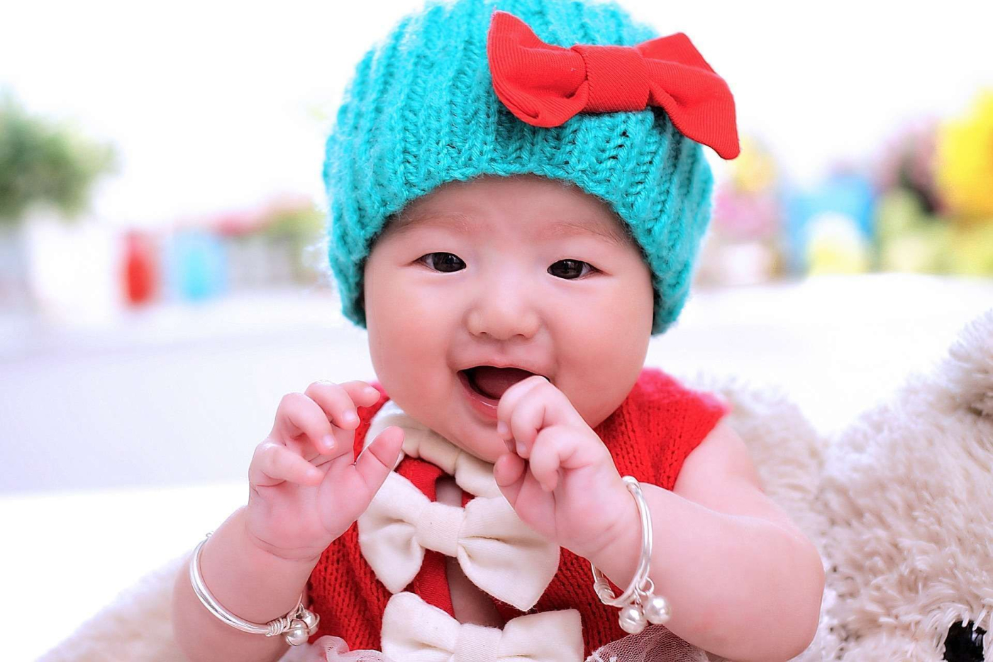 Bayi dan Anak Muntah: Mana yang Normal dan Berbahaya?