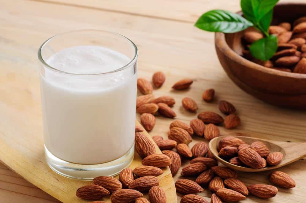 5 Kelebihan Susu Almond Dibanding Susu Lainnya